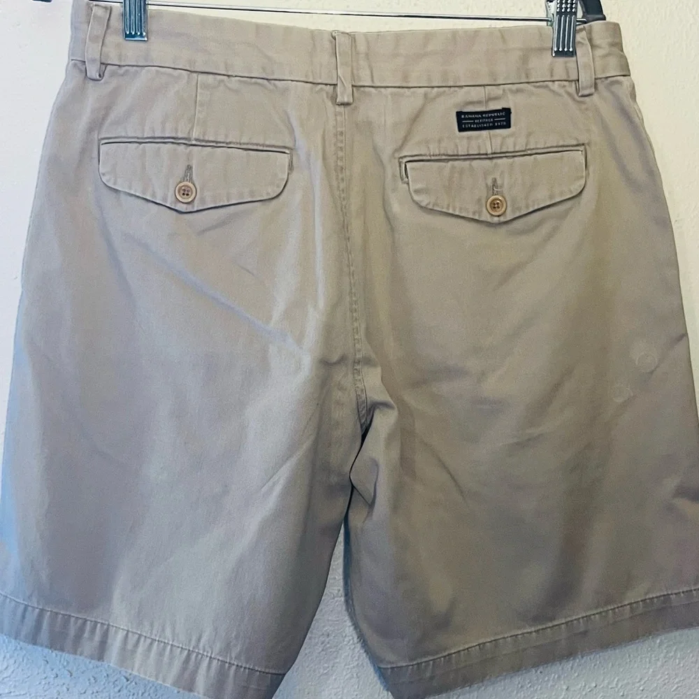 Banana Republic Preppy Cotton Casual Chino Shorts Mens 33 Beige Flat Front